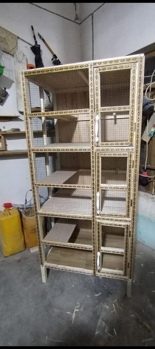 مستعدين لتجهيز اقفاص وخانات وحاضنات خشب للطيور بأجمل التصاميم طبعا جودة ممتازة ومتانة كلشي مميز وجديد تلگو يمنه بأسعار مناسبة الي يحب يستفسر يتواصل على الوتساب ***********‏
