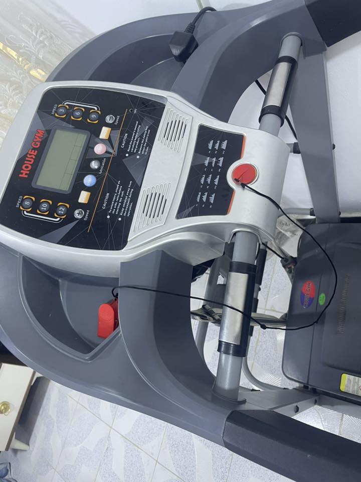 السلام عليكم 
جهاز جري جديد للبيع  + حزام مساج 
سعره 250 للتواصل الاتصال ع الرقم 

***********
