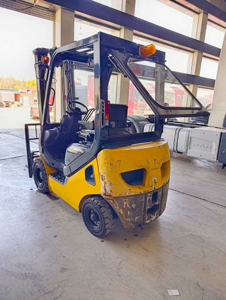 عالم الرافعات في العراق
 کوماتسو 2017 حجم  1 طن و نص
 مستخدم أوربا فقط دخول جديد   
2 قطع ارتفاع الجب  3.75  مترات 3 حركات محرك  ديزل يانمار  آوراق منفيس مؤقت مشتغله قليل شوكيه مكفول كفاله عامه العنوان كلار حي صناعي للاستفسار   عن السعر اتصل على الأرقام  ***********   ابو ڤاران
 او مراسله واتساب  يوجد توصيل 🚚 الى جميع المحافظات @ الجميع
