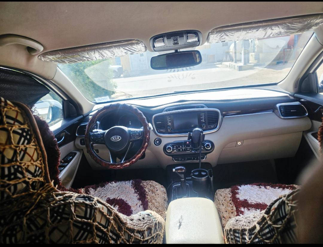 السلام عليكم سورنتو وارد امريكي
صور الحادث مرفقه بالمنشور
موديل 2018 / اللون ابيض 
رقم بصره ابسمي تحويل ثاني يوم
6سلندر  7 راكب  3 قطع تبريد
بصمه تشغيل + وبصمه ابواب 
شاشه كبيره + كامره دواره اصلي
 3 انضمه قياده + مري ترحيب 
الباب الخلفي كهرباء + لادار جانبي 
كشنات جلد كهربائي 
الكشنات الاماميه تدفئه
تحكم ستيرن جهتين 
بردات خلفيه اصليه
حساسات خلفي
اربعه جام اوتو + اشاير بالمري
السعر 183
رقم الهاتف / ***********
العنوان / البصره / 5ميل
