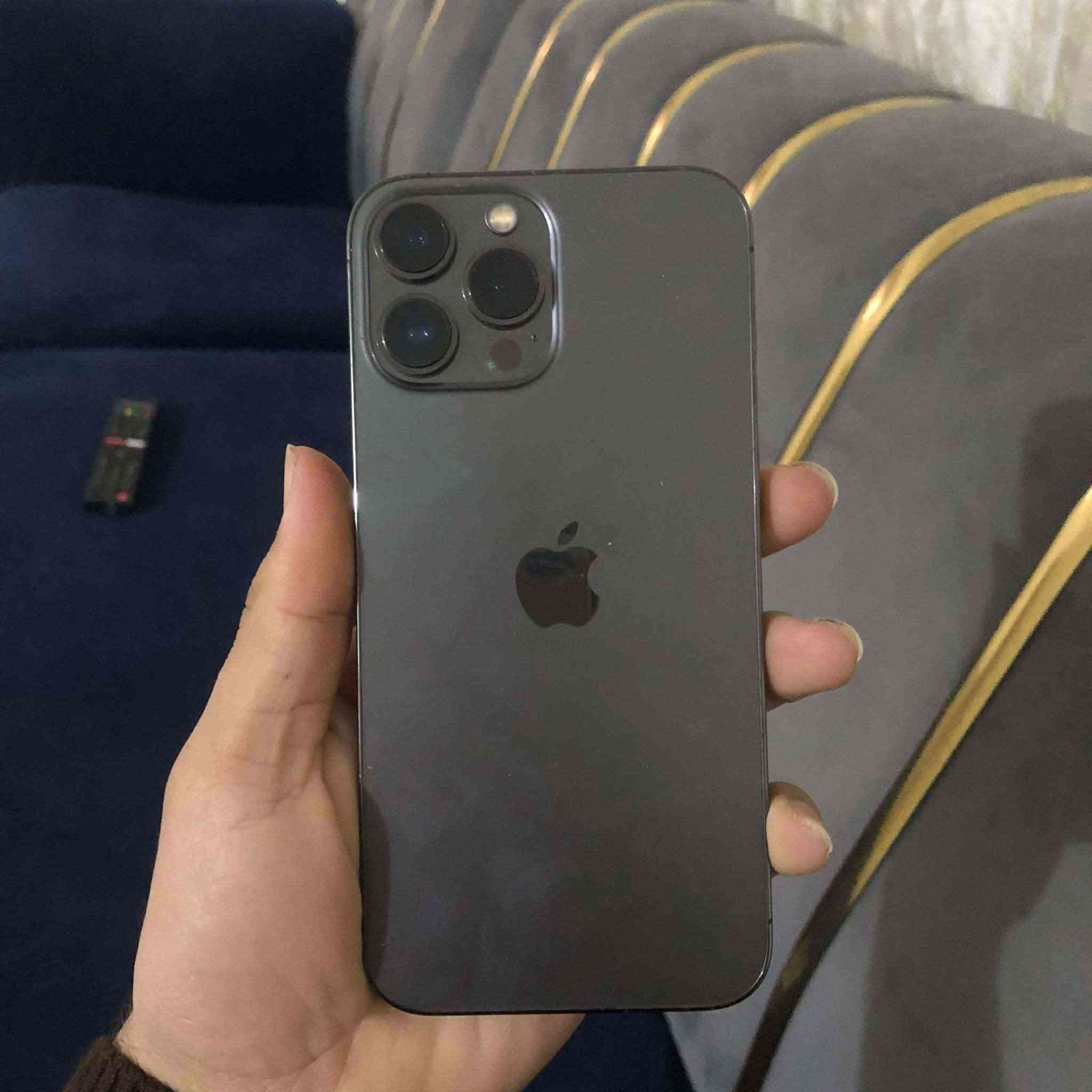 ايفون 13 برو ماكس 
جاز كله ابلاد مايعبر هوه ذاكره 256 بطاريه 78 ميصرف شحن كامره فول جهاز مالبيت حته كارتونه ويا سعره 680 وبي مجال شراي خابرني واتساب ***********
