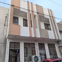 معروض مشتملات للبيع عدد ٢🏠🏠🏠🏠 المساحه ٤٤ متر جبهة.. ٤ يحتوي على ٣ غرف ...