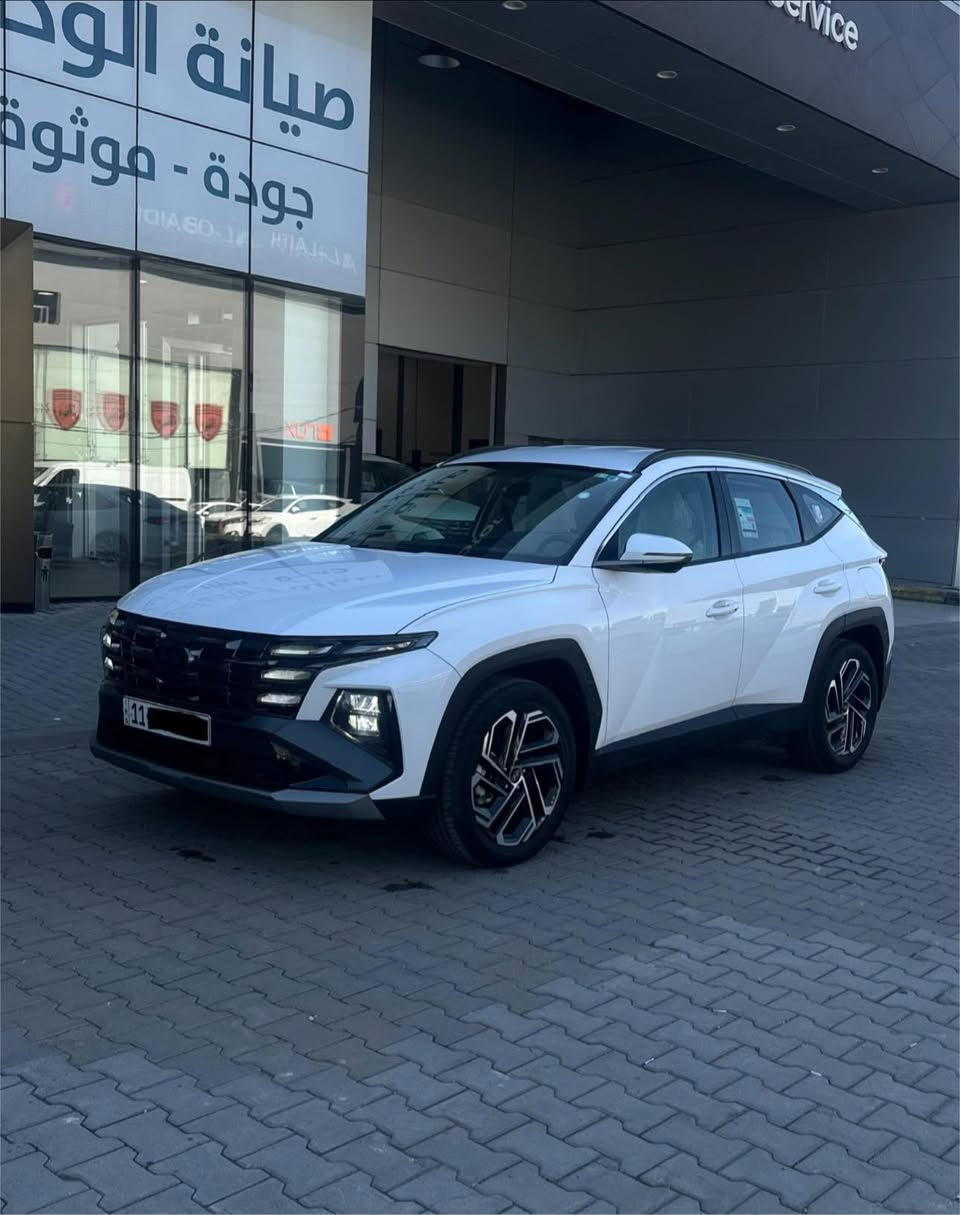 للبيع هونداي توكسان خليجي موديل( 2025 )السياره بعدها زيرو ماشيه قريب ال( 2700 )كيلو والسياره مكفوله من كلشي وبيها ضمان شركة الاولى شركة هونداي مرقمه بغداد بأسمي
مواصفاتها فول عدا البنروما  مكينتها( 2000 )دوش 
بصمه دخول
بصمه تشغيل 
تبريد قطعتين 
تبريد بالكشنات
شاشه متصله الجبيره 
ابل كار بلي
هاندبريك بصمه
4 انضمه قياده 
مقعد السايق كهرباء 
وساده كهربائيه بالكشن
مري كهربائيه تفاعليه
صندوك كهربائي
والسعر اتصل وتدلل

// للاتصال // *********** //
