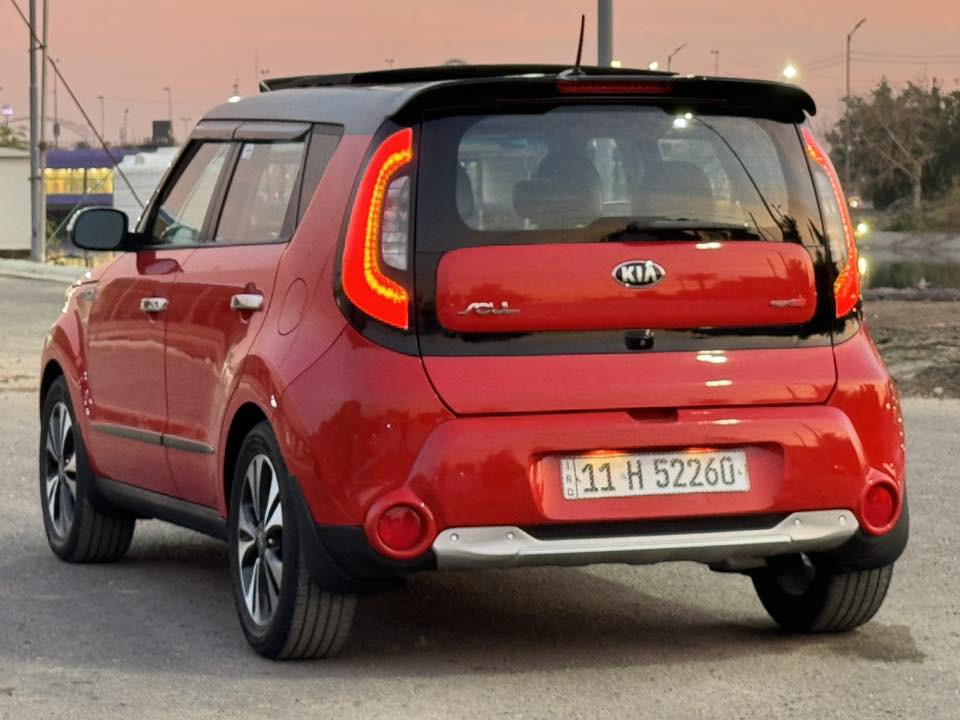 للبيع كيا سول بلاس GT LiNe موديل 2016 
فول الفول 
سقف بانوراما 
كشنات جلد احمر و اسود بلادي ( تدفئه - تبريد امامي و خلفي - كهرباء )
بكلايت ليد شمعه 
لايت ليد و عدسه زينون اصلي 
سستم صوت انفنتي دمام امامي و خلفي امبلي فاير 
اناره ليد دسكو لايت متغير 10 الوان اصلي بالسماعات 
رادار امامي و خلفي و تحديد مسار الطرق 
توقف ذاتي 
مرأه عاكسه لضوء 
شاشه كبيره نفكيشن مع كامره 
تبريد شاشه منفصل تغير مناخ 
نضام ايكو لتقليل صرف الوقود 
مثبت سرعه كروس + تحكم صوت 
دشبول دجتل ترحيبيه  + شاشه لعرض 
الاعطال 
ثلاث انضمه لقياده سبورت / كومفورت / نورمال 
كشافات امامي هايلوجين 
اشاير بالمري ليد 
نضام تشغيل بصمه الابواب و الصندوك 
محرك 2000 الكبير المرغوب 
دواخل بيانو بلاك لامع 
يدات كروم 
ويل كروم ١٧ انج 

صيانه كامله فلاتر بنزين و منضومه البنزين و دهونات دسكات تايرات حداديه تبريد  و شادلها مروحه اضافيه كلها جديد سياره مصروف عليه و جديده كير محرك كله عله وضع الشركه ما مفتوح بي برغي 

السياره ماشيه ٢٤ الف بعدها و الاسبير منازل بعده و العده و الكتلوكات كلها 

السياره داخله كلين بيها فقط مياه امطار و شغاله من امريكا و كلها بشرط 

و حاليا بيها شبر بالجاملغ الامامي فقط صبغ 

السعر 135 ورقه 

و الاتصال ***********
***********

مكان السياره بغداد
