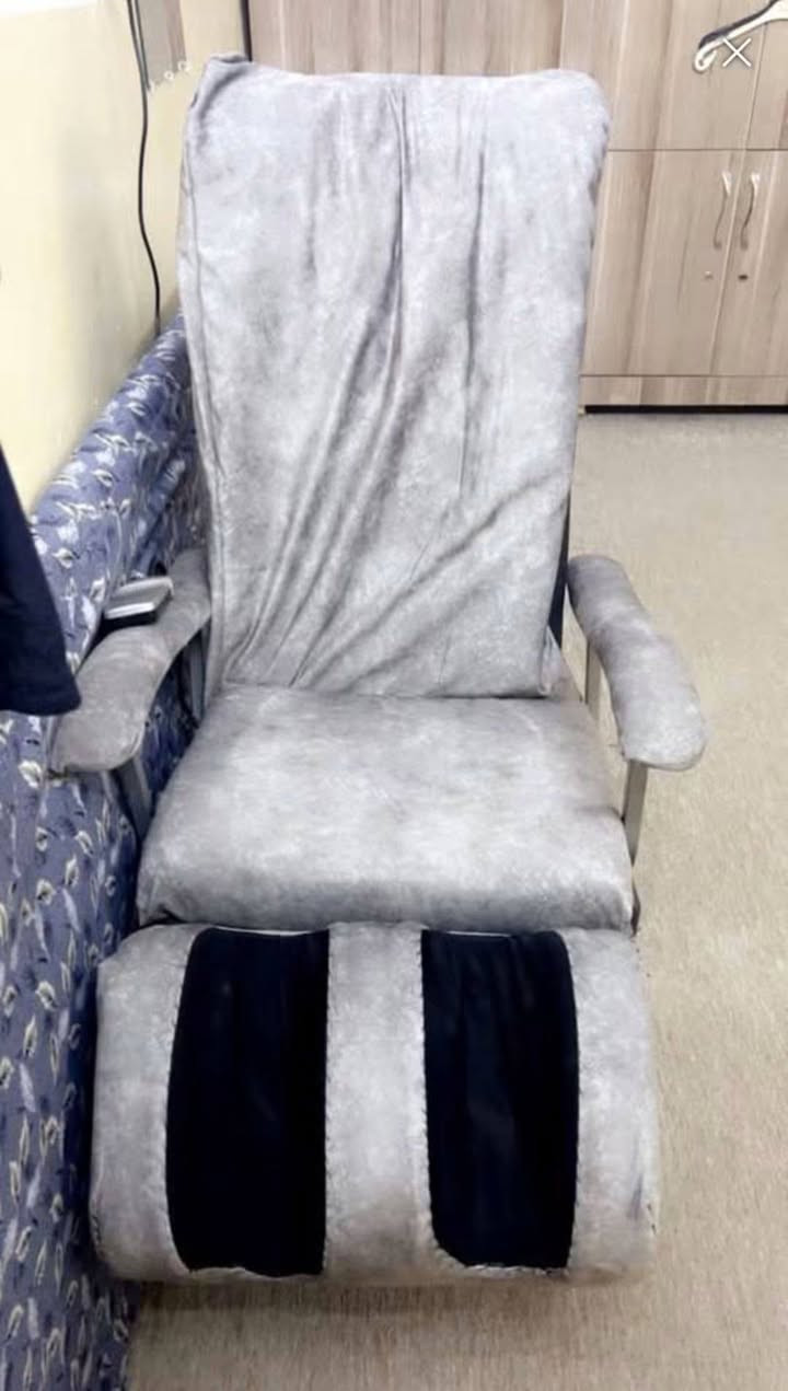 کورسی مەساج بۆ فرۆشتن زۆر مەزبووتە هەموو کارەبایاتی مەزبووتە هیج کێشەیەکی نیە. بەکاردێت بۆ پشت ئێشەو ،شان و مل و عەزەڵەی دەست و قاچ ، أربيل, العراق


**إذا كنت صاحب هذا الإعلان وتريد حذفه لأي سبب، رجاءا أرسل رسالة إلى الدعم الفني**