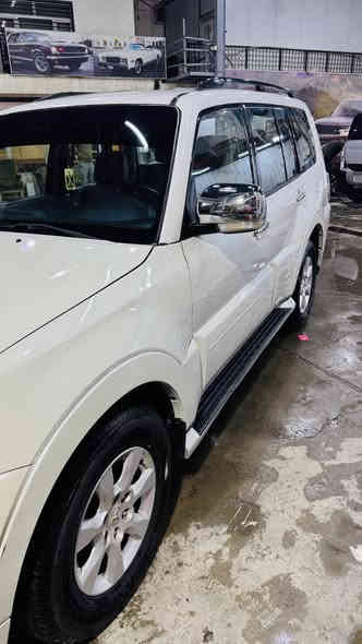 السلام عليكم 
للبيع باجيرو GLS ( حبتور ) 2015
رقم بغداد
محرك 6 سلندر 3500 ما مفتوح
كير فور ويل ثكيل وخفيف
ماشية 145 الف
داخل بيجي جلد  
كشنات الامامية كهرباء 
تبريد 3 قطع 
تحكم ستيرن
مثبت سرعة 
مري شفط
فتحة سلايد
شاشة اندرويد و كار بلي 
حساسات خلفية 
كاميرا خلفيه ( عمل )
7 راكب  
دمام خلفي 
وباقي مواصفات الحبتور معروفة 
السيارة جاهزة من كل النواحي 
تخم تاير جديد 
تبديل البنيد و الجاملغ نفس اللون اثر ضربة كلش خفيفة و راح اخلي صورة البنيد و الجاملغ قبل التبديل 
 موقع / بغداد / المنصور
السعر / 165 وبيها مجال 
للاستفسار / ***********
