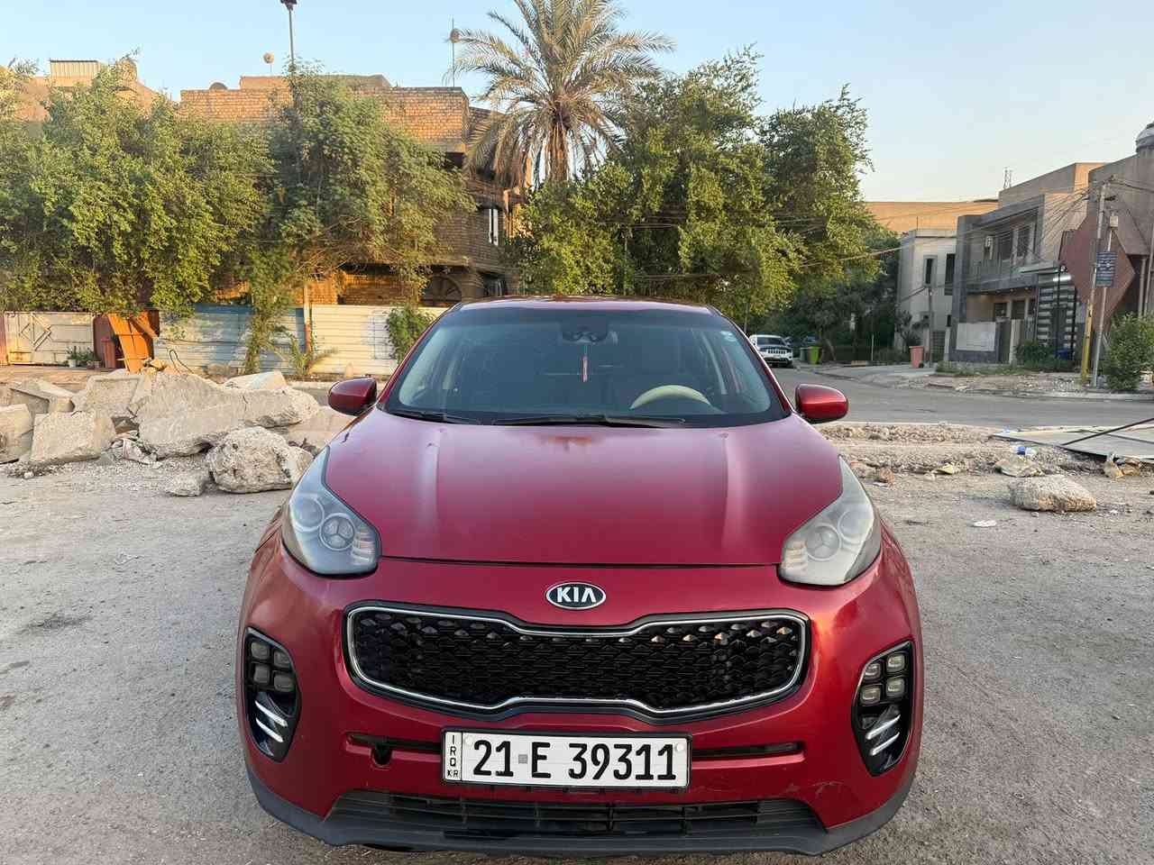 بدون دواخل حادثها جملغ وبندي 
سيارة نضيفه وجاهزه ماشية 162مايل
مكينه كير كهربائيات تبريد ثلج تتفئه 
صدر امامي خلفي جيد جداً جاهزه اي نقص مابيها السعر 150 وبيها مجال بسيط جداً 
رقم السليمانية بأسمي تحويل ثاني يوم
نقطه عميا حساس خلفي كامرا دواره شاشاه جبيرا  تحكم ستيرن جهتين مواصفات عاديه مكاني بغداد 
رقمي *********** وتساب او تصال
