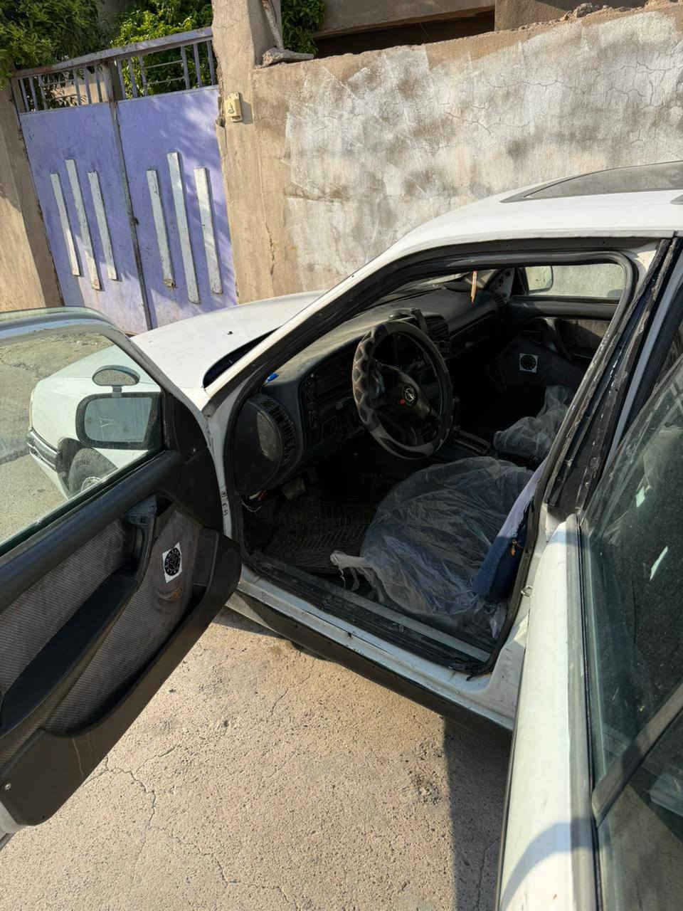 سلام عليكم
اوبل اوميكا استيشن 
موديل ١٩٩٢ اوتوماتيك 
سنويه جديد لحد ٢٠٣٠
سياره مال بيت نضيفه 
كلشي على وضع الشركه سياره فول اتوماتيك 
شاشه كاربلاي 
السعر ٢٧ ومجال العنوان كركوك القادسيه الثانيه مقابل حلويات الحلواني 
للاستفسار ***********
