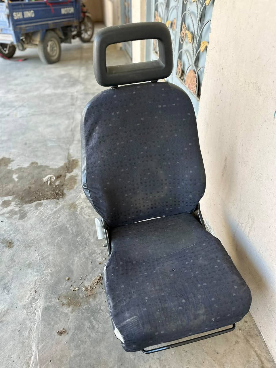 سلام عليكم كشن أوربي للبيع مثل ما موضح بالصورة للستفسار ***********
