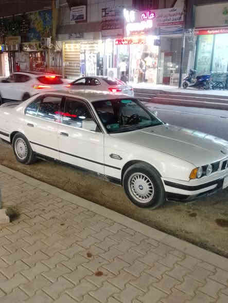 السلام عليكم 525 موديل 1991رقم بغداد مشروع وطني تحويل مباشر السيارة بيه نقوصات ويرادله تعمير ابيع عل وضعها سعر 30 وبيه مجال ه ***********
