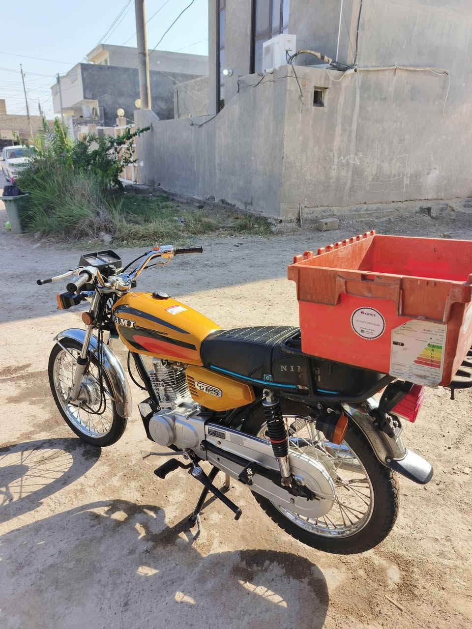 سلام عليكم 
دراجة نامه امتياز 3احرف 
موديل 25نظيفه كلش شوفت عينك
مكفوله من مكينه من شعله من كلشي
المكان حله ابو غراق
شارع المركز
***********
