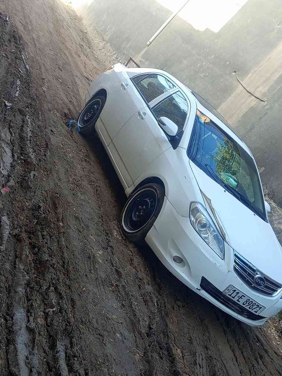 السلام عليكم مكلف بلنشر. بي وايدي جي 3 موديل 2013 فول اوتماتيك السيارة حدادية باتري 
دبلات شيالات دجات جبن بلكات درايم شفت جدد السيارة مكفولة عدئ جاملغ مبدل. سعرهة 55وبيهة مجال رقم راعيهة ***********
