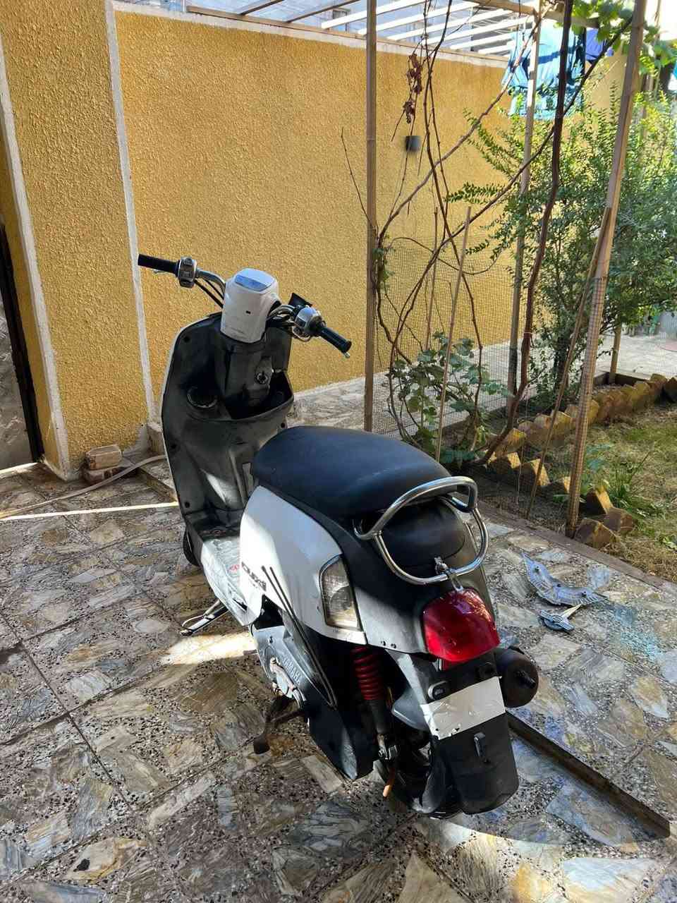 سلام عليكم دراجه بوليس اللبيع دراجه ما ناقصها ايشي تشغل وتطلع كفرات مختمه مكينه ممفتوحه كلاجات شلعه ومعدل وتجي وتفحص  سعر 700 مكان بغداد الحسينيه 
***********هـ
