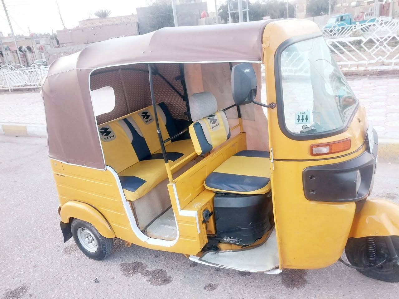 تكتك لبيع ٢٠١٩/٩/٢٠سنويه ورقم انكليزي رقم بصره تكتك كشره تخبل جاهزه دوشمه وفراش وجادر جديد ومسجل كهربائيات شغاله لايت زنون لاتنقيص ولاتبخير تكتك خير منالله سعر5ونص وبيه مجال مكان ميسان المجر الكبير ***********
