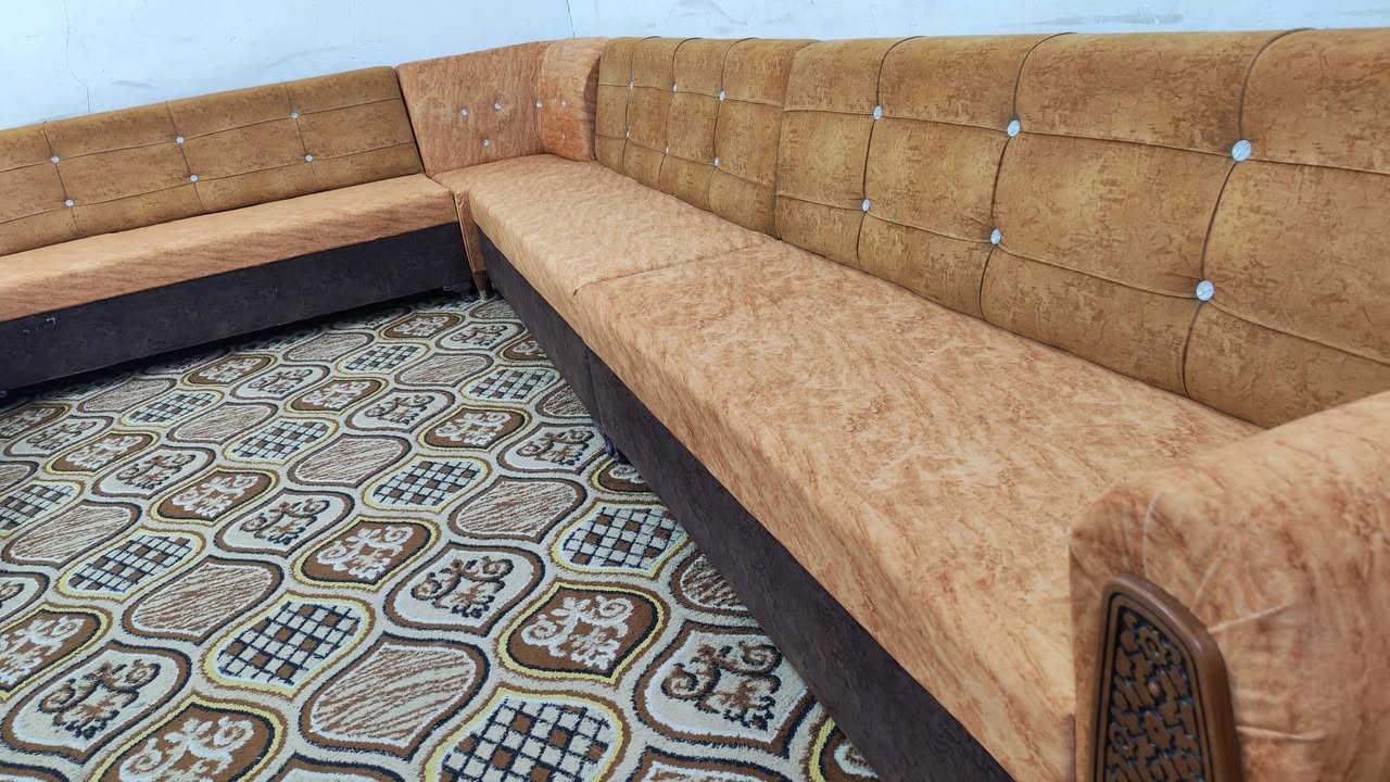 ديوان للبيع تزكام كلش نضيف 26 مقاعد 8 ثلثيات وثنين زوايه مو بس المنشورات اكو غيرهن السعر 550 العنوان كربلاء حي العامل يوجد توصيل داخل كربلاء الستفسار ***********
