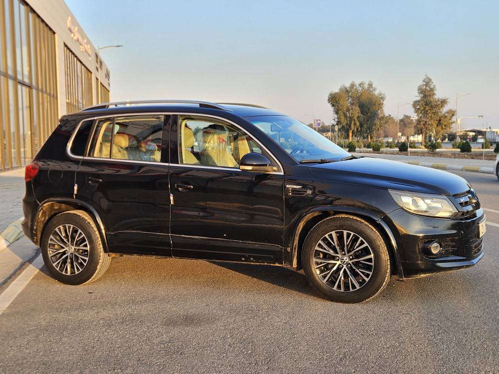 بەناوی خوای گەورە ....
ڤۆڵگس واگن تیگوان بلاک ایدیشن 2012 R.‌L فول مواسەفات  دەبڵ ئەکسل پانۆڕاما شاشە ئاوێنە کارەبا تەحدید سورعە سێ مۆد گێر تۆماتیک و عادی و گێر لە سوکان کوشن جلد کوشن هیتەر  فول ولە مواسەفاتی زۆر جوانی تیایە مەکینە و گێر و کارەبایی و تەبرید تەقەو ڕەقەی بەشەرت 
ڕەقەم و سەنەوی تازەیە بێ دەع پێش و پشتی کەپسە بێ بۆیاغە هیچ هیچ بۆیاغی نیە تەنها سارد و شوخت و کارت کاری ئەویش سۆنەرەکەیم داناوە نرخی زۆر زۆر گونجاو 
95 گەڵاو مەجالێکی برایانە 
شوێن سلێمانی 
*********** السليمانية, العراق
