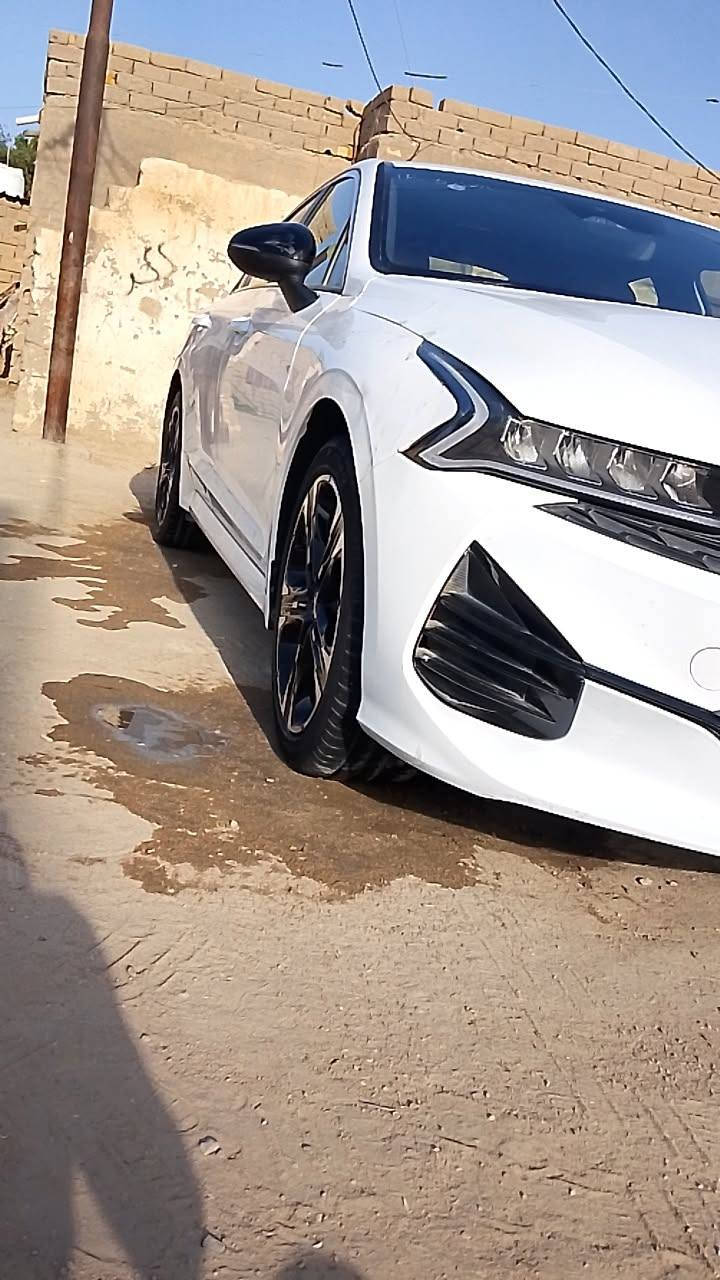 السلام عليكم كي فايف للبيع موديل 2024 وارد امريكي سياره حره مداور ثاني يوم والضربه موضحه في لتصوير  مراوس جارجر أو اوبامه السعر خاص وبل خدمه رقم صاحب السياره +مكلف بل تصوير و تحياتي ***********
يوجد واتساب مكان سياره ناصريه مركز قرب جمعت ذقار
