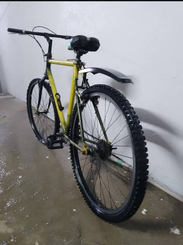 بايسكل بالة للبيع (مصبوغ) 
ينرادله شد براغي تايرات وتبديل جوبين وشوية تصليحات ب 22الف قفل للتواصل كورك: ***********
