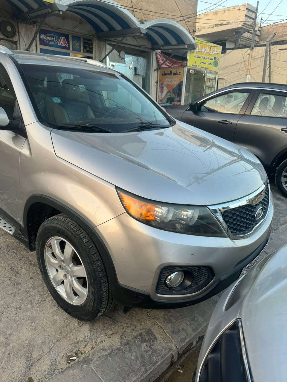 السلام عليكم 
سورنتو 2013 امريكي ضرر باب سائق صبغ فقط
محرك 2400 دوش مكفول 
دواخل جديدة 
ماشية 92 حقيقي 
جاهزة مجهزة للاخير رقم ديالى
7 راكب 
مكانها بعقوبة
سعرها 143
***********
