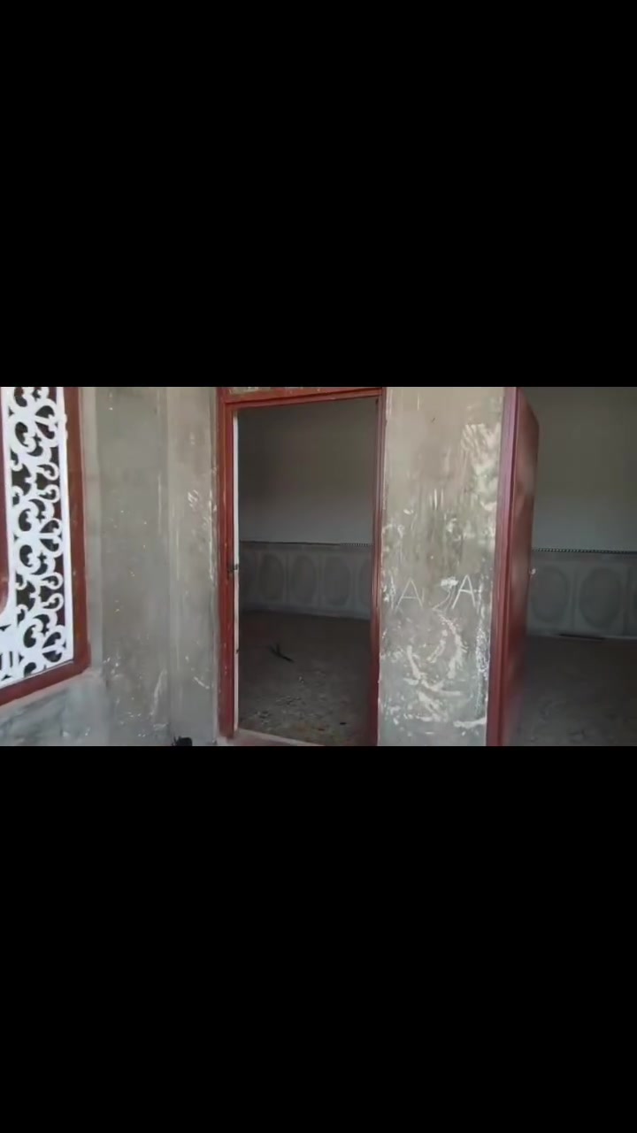 يتوفر لدنيا دار للبيع المساحه ٢٥٠ متر بناء درجه اولى   يتكون  من ٤ غرف نوم  وصاله ومطبخ واستقبال وصحياة داخليه وخارجيه  يقع الدار على منتزه في ناحية العباسيه حي السلام. الاستفسار اكثر اتصال ع الارقام التالية 👇
📞 ‏‪***********
📞 ‏‪‏‪***********‬‏
🎗 مكتب الياسري للعقار    
📍#ناحية_العباسيه 
✅#الشارع_العام
