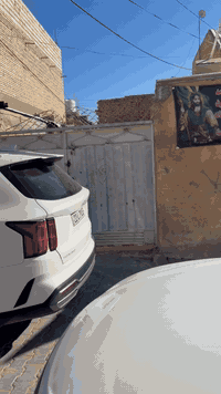 170 متر واجهه 8ونص.  بناء قديم هسه ماجره إني تريده فارغ تريد المؤجر بي سعره 145 وبي مجال  الحر حي العسكري بظهر  شارع حبيب ابو الانشائيه سعره ويا بيوت الحر أشوفه مناسب 
***********
