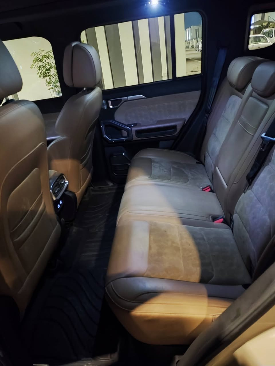 سلام عليكم  جيتور T2.    
2025   
ماشية 42 الف كلم 
السعر /36500 مليون  
هاتف /***********
مواصفات السيارة  المعروفة 
بيها رصعة ما تبين يمكن حتى بالسونر من اخذتها بيها 
الجامة الامامية بيها ضربات بسبب انها عدلة 
مكانها بغداد مجمع البدور طريق مطار بغداد
