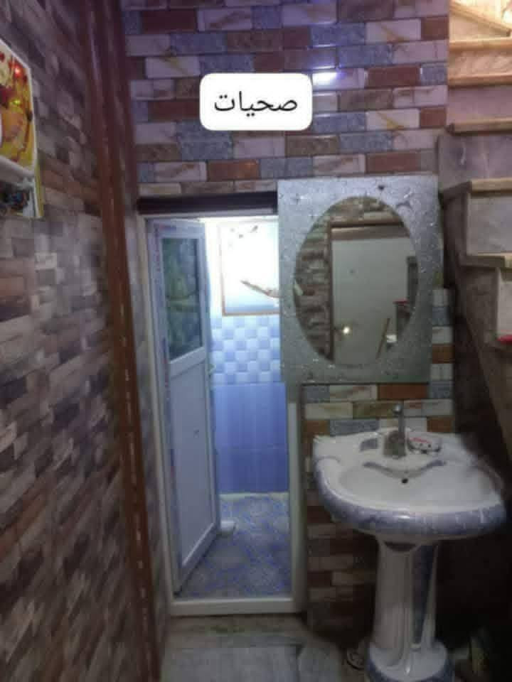 للبيع ٤٠ متر ركن مربع طابقين ع ساحه  شارع ١٥ 
 ثاني قطعه عن شارع ٦٠ التجاري  نداء عامود ٢٣ تنزله 
مكان حلو قريب وهادء  ***********   واتساب
