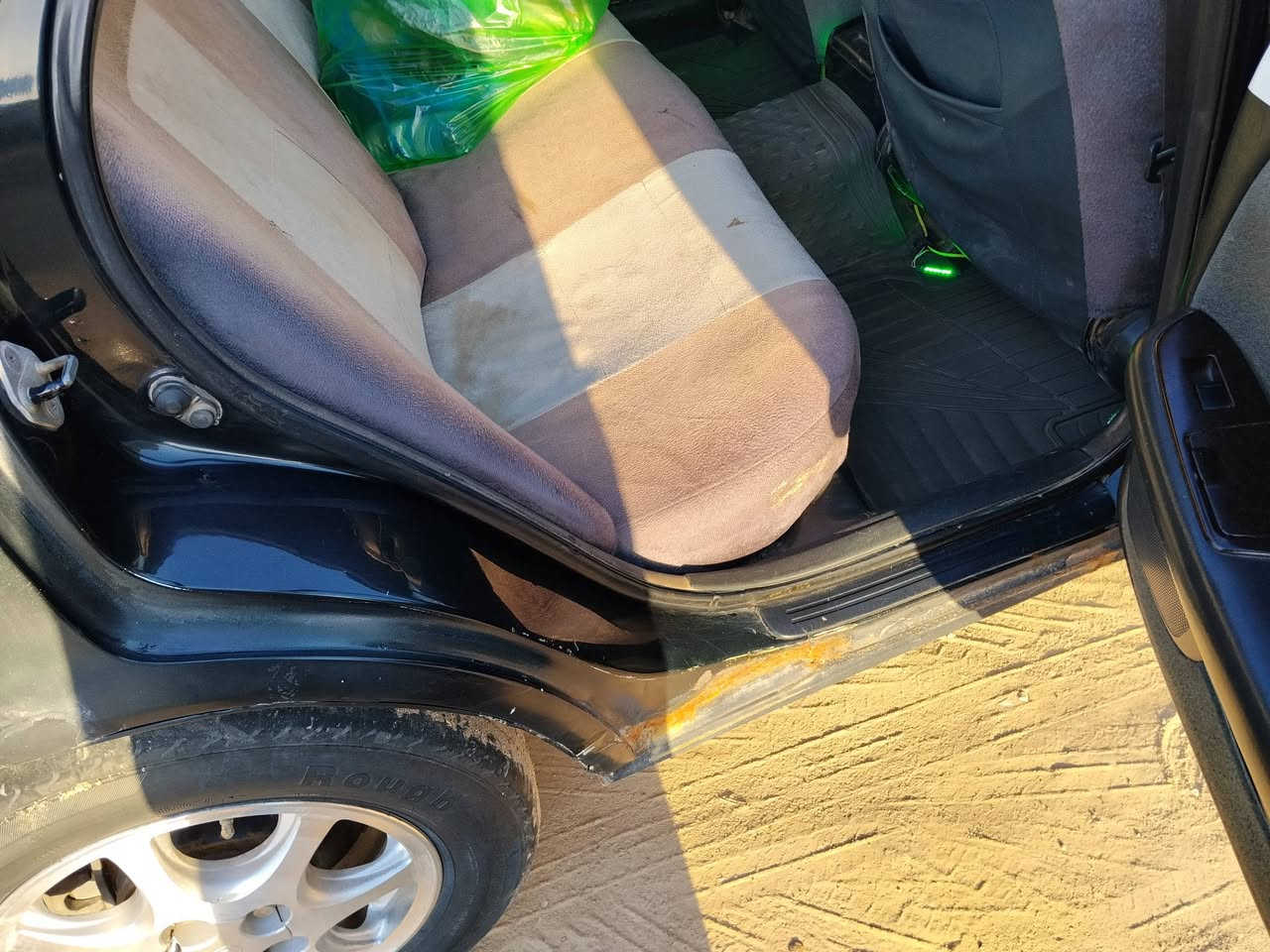 السلام عليكم ( مراوس فقط بمارك او كرستا لون ابيض او لؤلؤي ) ***********
كرستا لون اخضر غير محدد مكفوله كص و نقل رقم واسط سنوية للشهر التاسع حداديه جديده كهربائيات كلها شغاله سنتر لوك ريمونت حتى الجنطه مكينه 2500 جديده و الگير النمرة الاخيرة تاخر مكاني شطرة
