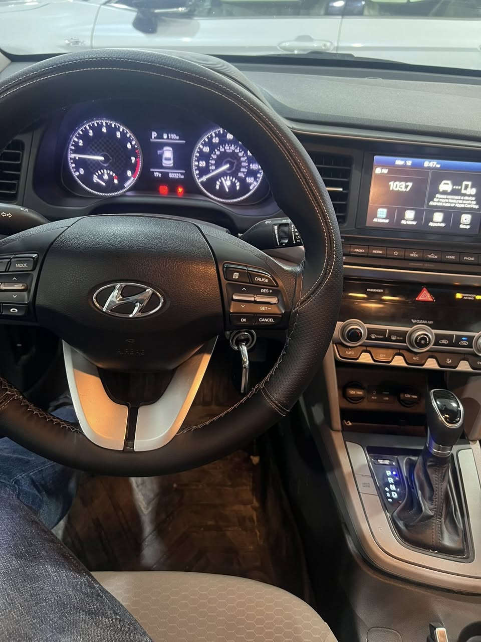 السلام عليكم 
النترا 2020 امريكي بيها فقط مقدمه البنيد ماشيه 53 حلوه سياره وجاهزه شاشه اصليه كامره دواره داخلها مخمل سياره حلوه وجاهزه سعرها 127$ وبيها شيي بسيط مكينه 2000 دوش المرغوب
***********
