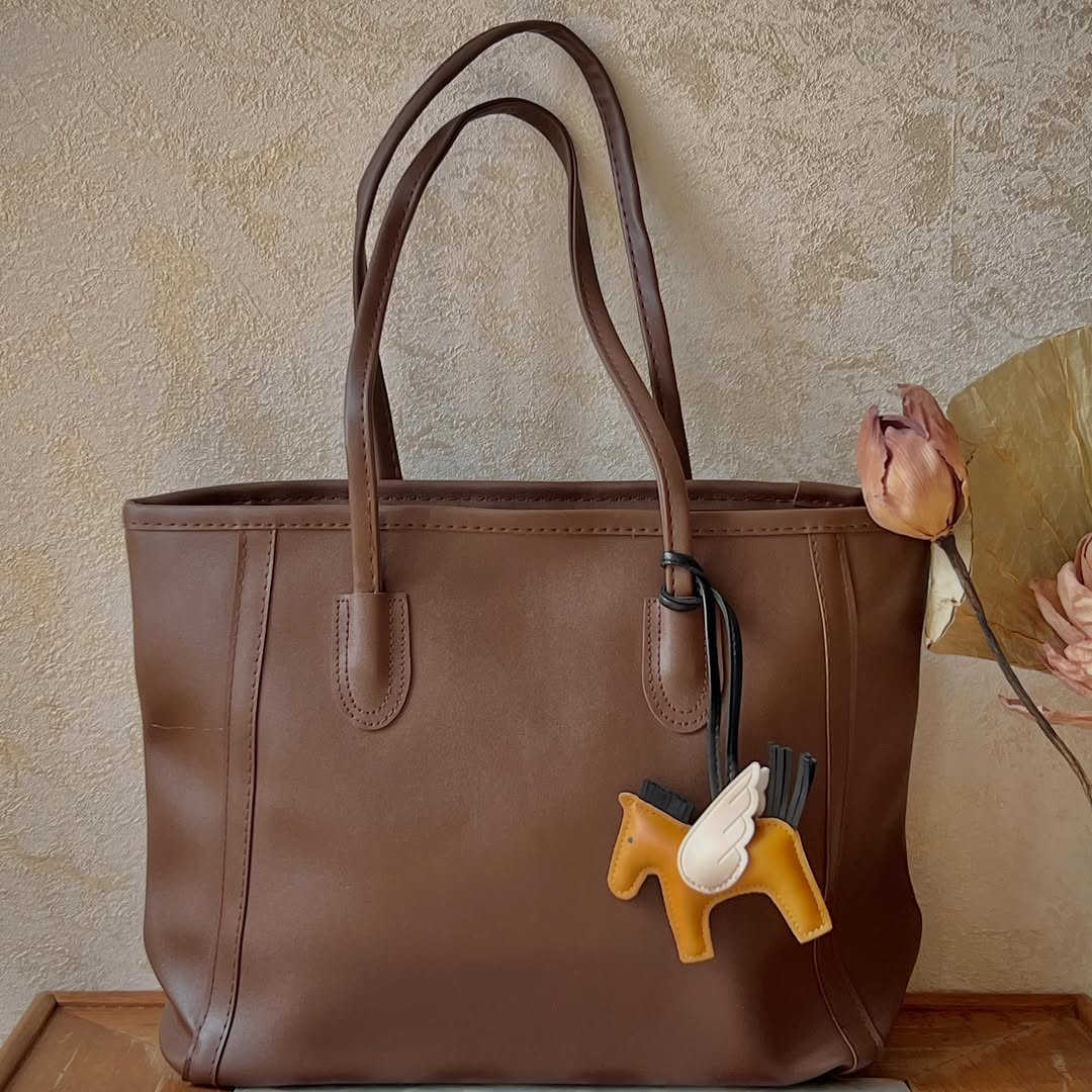 حقيبة جلد لطيفة🐝💐
السعر :10 الف 🌸
القياسات :27*37 cm 🩷


**إذا كنت صاحب هذا الإعلان وتريد حذفه لأي سبب، رجاءا أرسل رسالة إلى الدعم الفني**