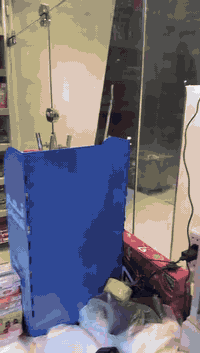 شارع احمد الوائلي • محل ١٠٠م • ثلاجات ومولد