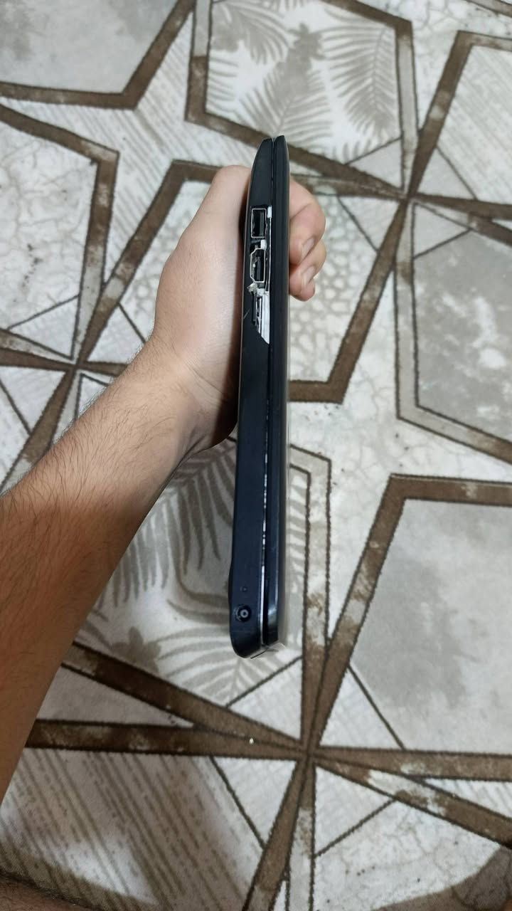 لابتوب لمس نضام اندرويد كيبورد عربي انجليزي شاشة حجم ١٢انش
يوجد كسر بسيط في الغلاف الخارجي للكيبورد غير مؤثر على الشاشة نهائياً 
الرام 4جيجابايت 
التخزين ١٦ جيجابايت 
شاشة 4K حقيقي 
ينفع للتصفح او البرامج مثل انستجرام تلجرام فيس بوك يوتيوب 
الهدايا 
ماوس 
حقيبة 
الشاحن الاصلي للجهاز 
توصيل مجاني لكافة محافضات العراق 
السعر ٧٠ الف فقط 
للتواصل عبر الواتساب :***********
