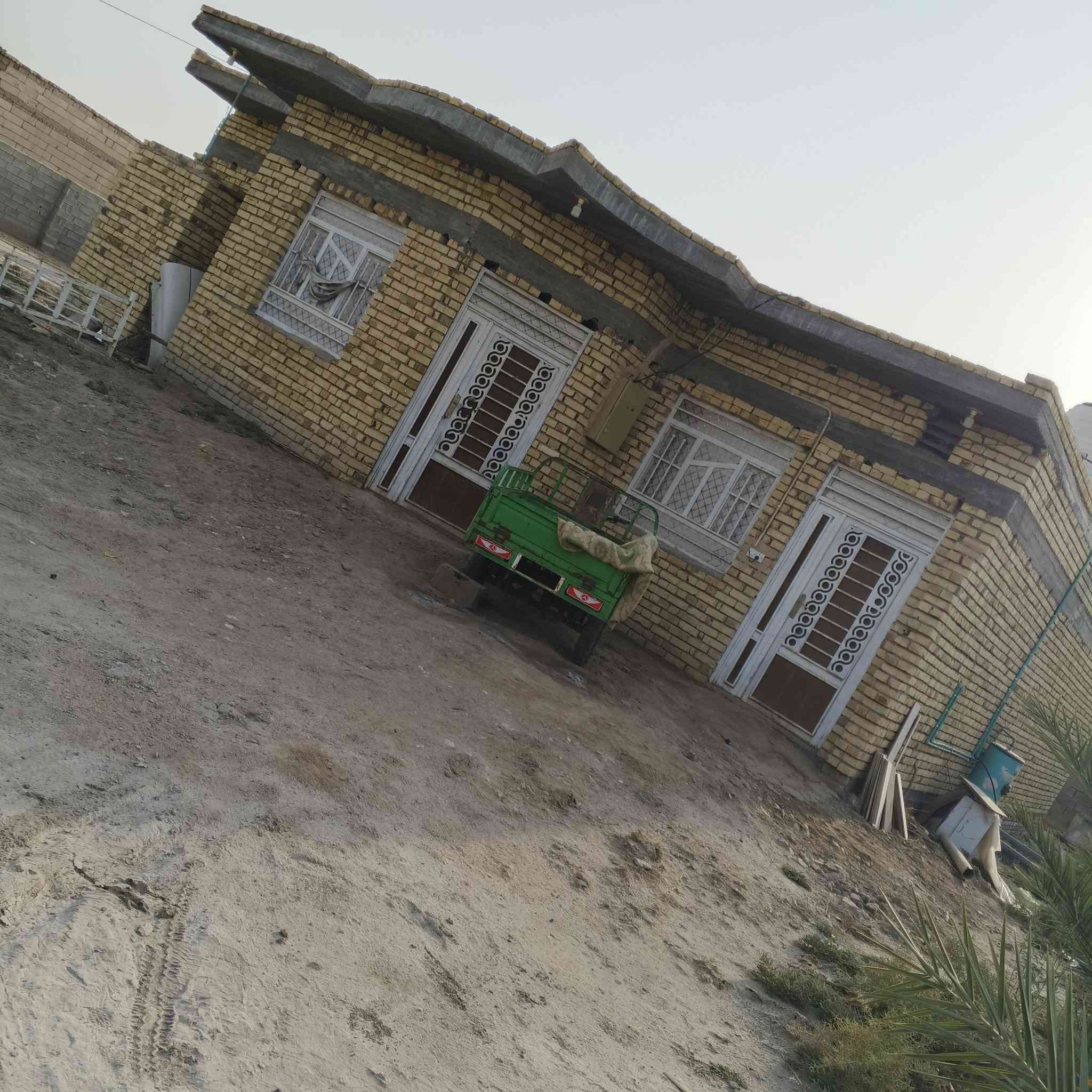 للبيع زراعي منطقه خفاجه/ سوق الشيوخ /  مع بيت مساحته180م البيت حديث بي نقص سراميك البيت مرتب وشغل درجه وله سياج كامل داير ما داير البيت عوزه سراميك يحتوي على 3غرف ومطبخ وصاله مساحه كليه 1250  ‏الاستفسار *********** مكلف بالنشر
سعر 60
