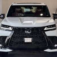 لكزس LX700h F سبورت • ٢٠٢٥ • داخلية جلد أحمر