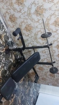 جهاز بنج بريس للبيع نظيف كلش استعمال قليل حاليا مفصخة ويوجد اوزان للبي...