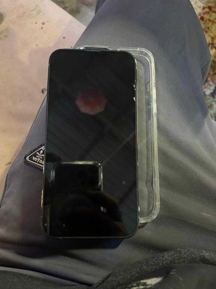 للبيع ايفون13برو ماكس ذاكره256 بطاريه88 مكفول من كلشي غراضه كاملات ويا ناصرية/***********
