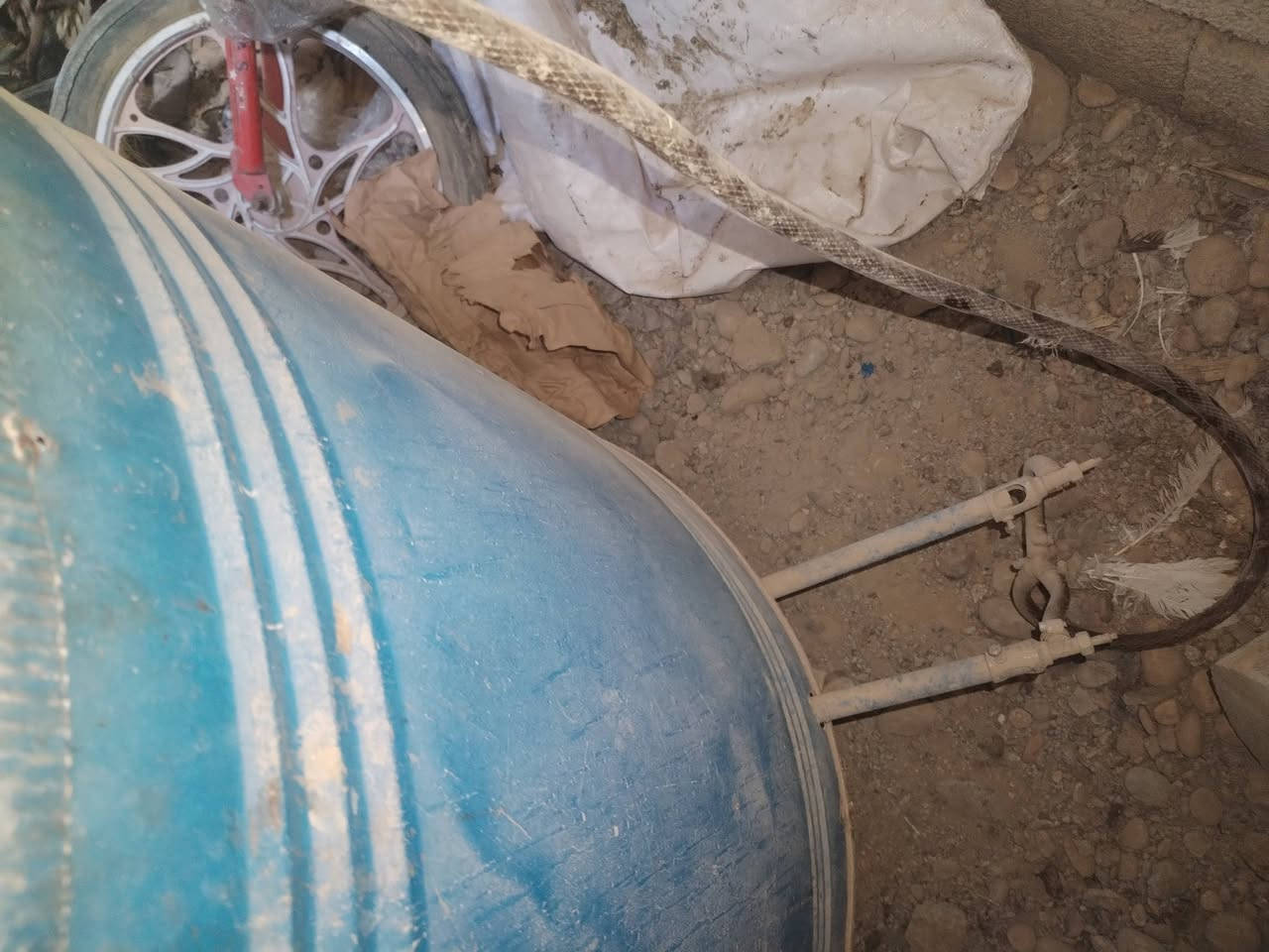 مبرده حجم صغير نضيفه للبيع ماطور جديد بعد ممشتغل سعرها 60 

تنور غاز سعره 35

 ***********
