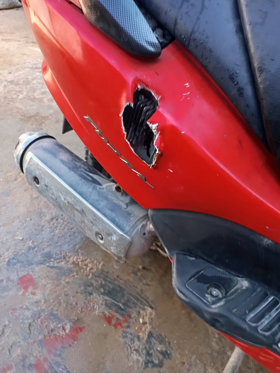 دراجه فورزه ٠٨ السعر 550 العنوان بابل حي الجزائر مكلف بالنشر الشراي يتصل على الرقم ***********
