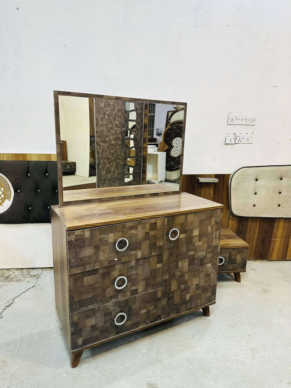 400نقل وشد مجاني داخل بغداد سارعو بلحجز ***********
