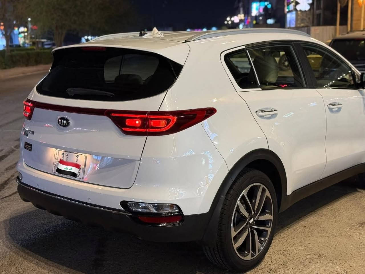 السلام عليكم اخوان كيا سبورتج موديل ٢٠٢٠ بحالة الزيرو رقم بغداد باسمي من الزيرو جديدة جدا جدا  من النوادر مكفولة كفالة عامة من صبغ بارد تبديل شخوط نكراش ماشية ١٦ الف بعدها بجياست الشركة المواصفات بيسك حساس امامي خلفي اشاير بالمري ٣ وضعيات قيادة فول تحكمات ستيرن كروس سرعة داخل بيجي كشافات زنون ويل كبير سويج شحاطة وبعد بيها هواي مواصفات مكاني بغداد حي البنوك 
رقمي للاتصال *********** 

شراي جناي اتصل مو شراي ارفع المنشور ب يالله
