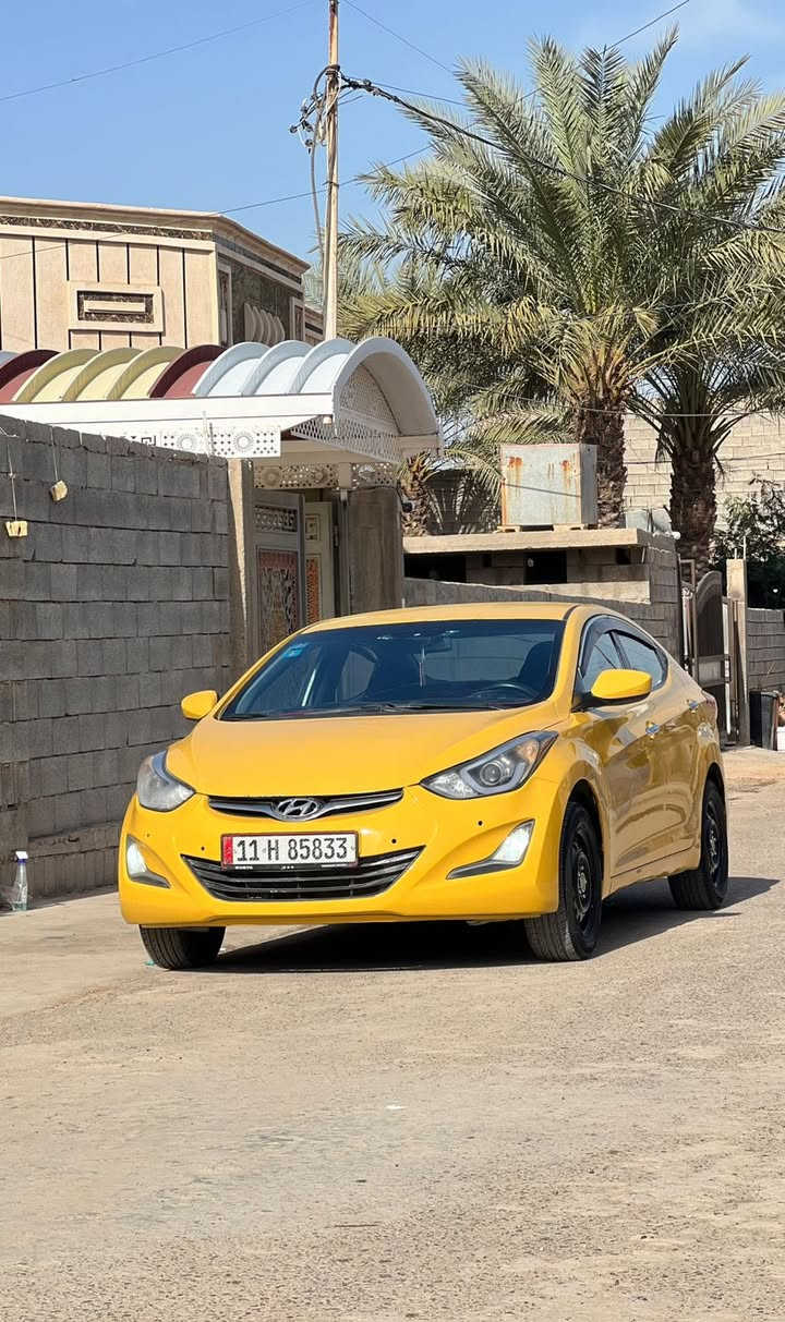 السلام عليكم للبيع الانترا موديل 16 وارد امريكي بيها جاملق وبنيد مبدلات وجاملق جهت السايق مصبوق اثر طخه ماطور والباقي خير من الله السعر 110 
مكان السياره الرمادي 
***********
