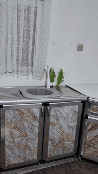 كاونتر كويتي 
قياس القطعه الارضيه متر و60 سم
القطعه التعليگ قياسها متر و45 سم 
قياس السنك 1 متر  مع خلاط وسنك سل ستيل اصلي
القطعه الصغيره الارضيه 50 سم يعني نص متر 
مرمرمه مصبوغه ابيض  جماليه 
مكانه البصره الزبير 
للتواصل ***********
