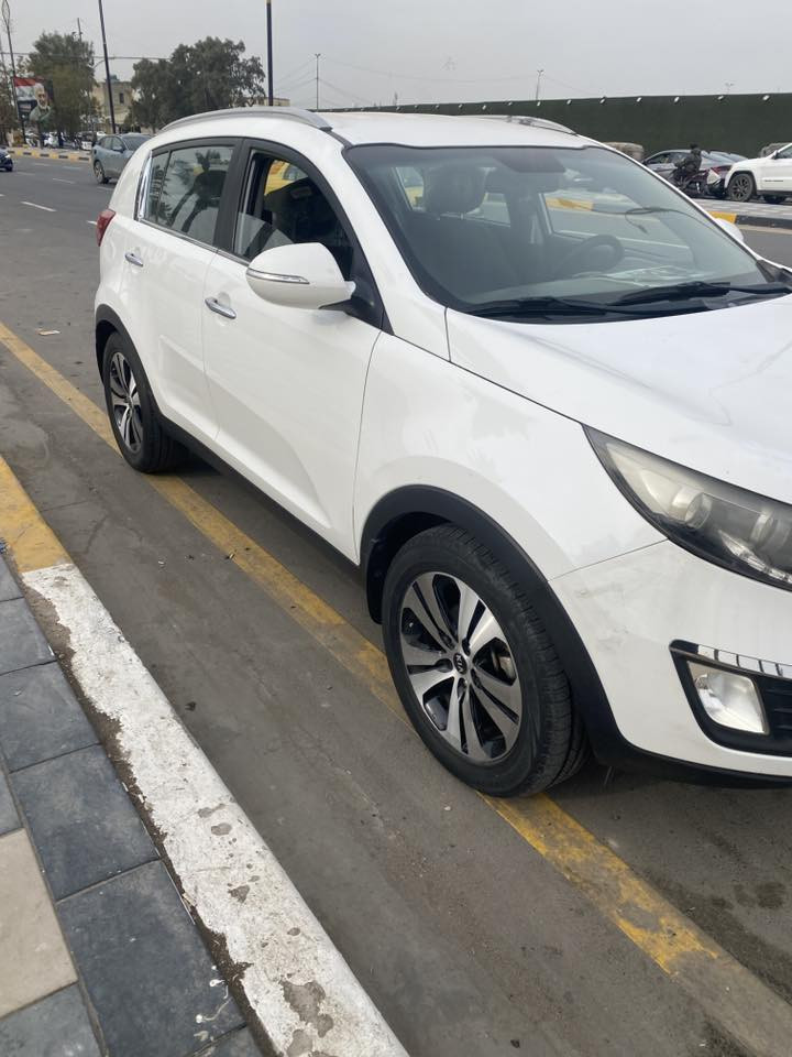 سلام عليكم من رخصت الادمنيه المحترمين سبورتج للبيع موديل 2013رقم سليمانيه خليجي تحويل ثاني يوم مكينه دوش 2000اربع حساسات مكفوله وكير وحداده مكفولات سياره جديده امانت الله استخدام قليل مكفوله من الصبغ كفاله عامه بيها رصعات بسيطه بالقماره مال حالوب مطر سعرها 135بيها مجال قليل حك الجيه رقم التليفون ***********
