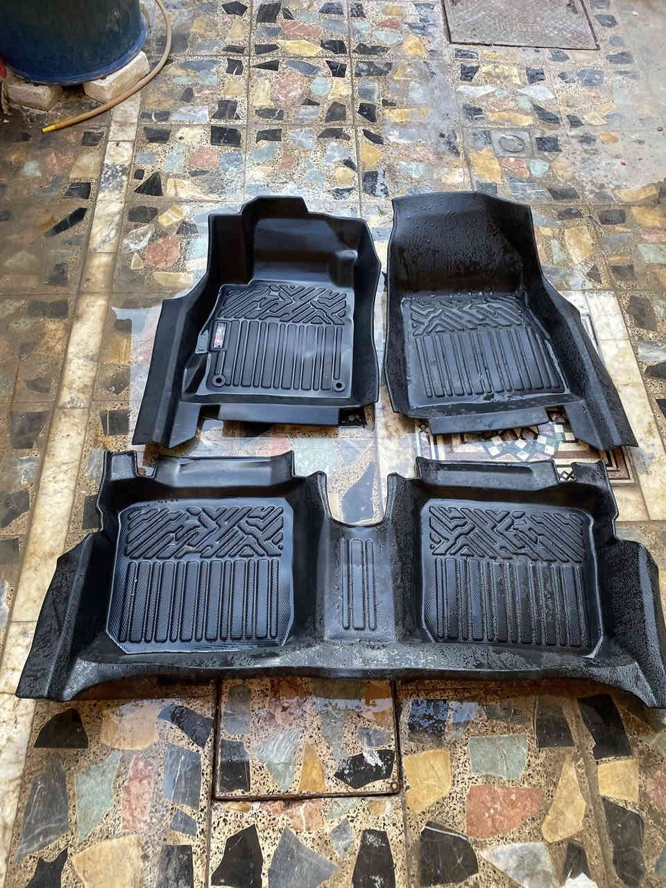 ارضيات حوضيه تصعد على الدوسه درجه اولى اصليات مال سني هندي ومصري مع فرشة صندوق اصلي سني حوضيه جديد غير مستعمل
السعر100الف
مكاني البنوك
الرقم ***********
