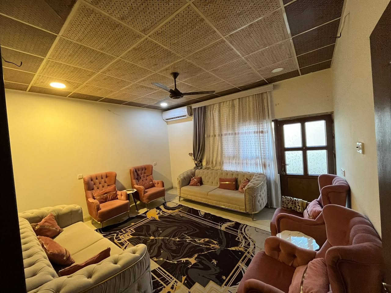 متوفر لدينا 🏠بيت سكني للبيع مكان مميز 100 متر طابو حي الواسطي . منطقة المعلمين. طابقين محتويات الدار الطابق الاول مطبخ + هول + مجمع صحيات + غرفة نوم .

طابق الثاني . غرفة او استقبال تصلح+ هول + صحيات+ غرفة نوم + بيتونة
 السعر 128 قفل  
للاستفسار والمعاينه يرجى التواصل على الرقم ***********
