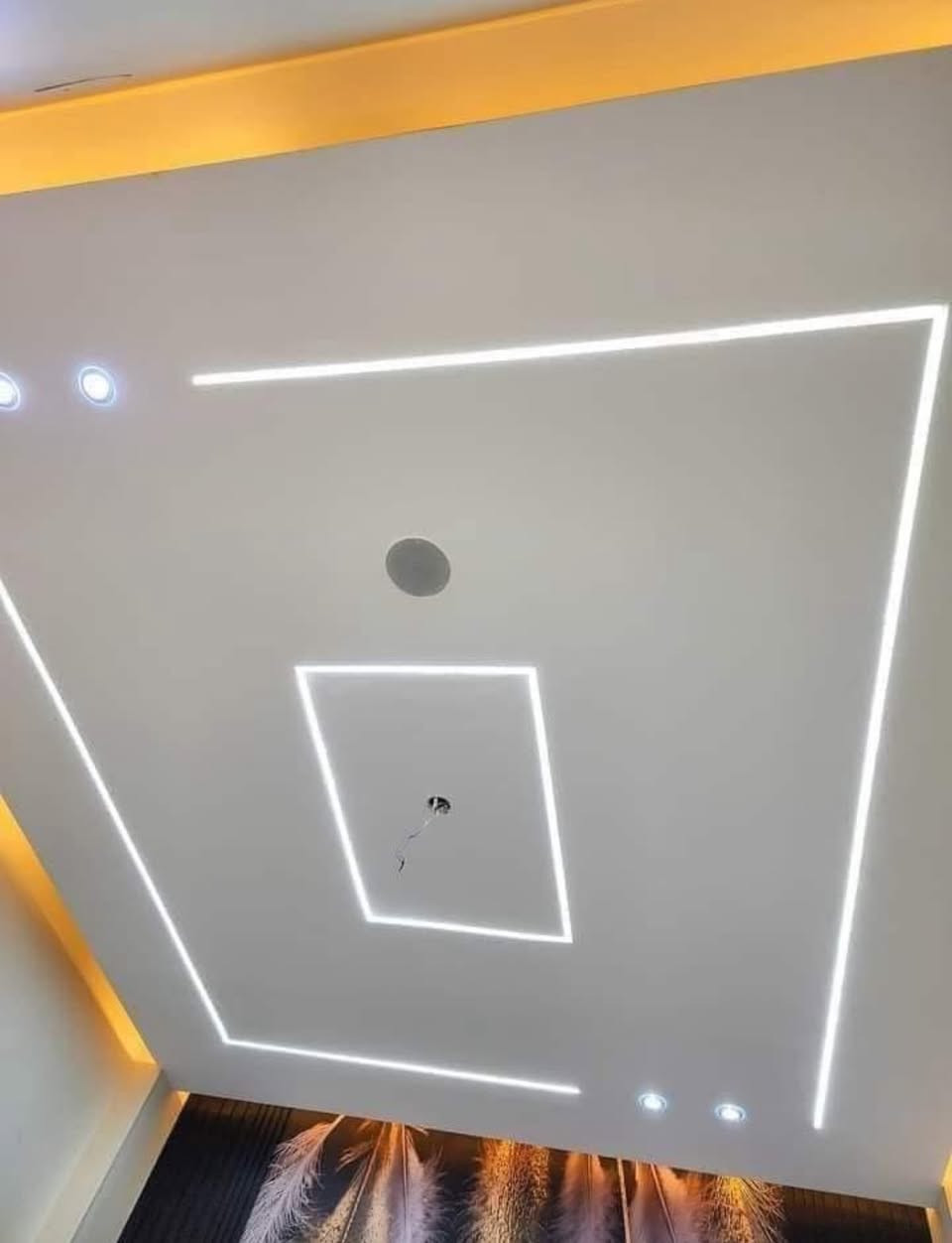 حوّل منزلك إلى تحفة فنية مع تصاميم جبسون بورد عصرية! ✨ #جبسون_بورد
‎هل تبحث عن لمسة جمالية تعطى فخامة وأناقة على منزلك؟ نقدم لك تصاميم جبس بورد وسحبات جبس فاخرة بأسعار لا تُقاوم!
‎✅ عرض خاص لفترة محدودة: بوكس جبسون بورد بـ 30000 فقط!
‎✅ تثقيب الكهرباء مجانا
‎✅ تشكيلة واسعة: جبس بورد عصري، سحابات جبس عربي أصيلة، نقوش ملكية فاخرة.
‎✅ جودة عالية: نستخدم أجود أنواع الجبس لضمان المتانة والجمال.
‎✅ فريق متخصص:كادر عراقي  محترفون ذو خبرة عالية في تصميم وتركيب الجبس.
‎لا تتردد في التواصل معنا بس اليوم للاستفسار والحصول على عرضك الخاص! [***********]
‎#ديكور #تصميم_داخلي #جبس امبورد #سحبات#نقوش #ملكيه#
