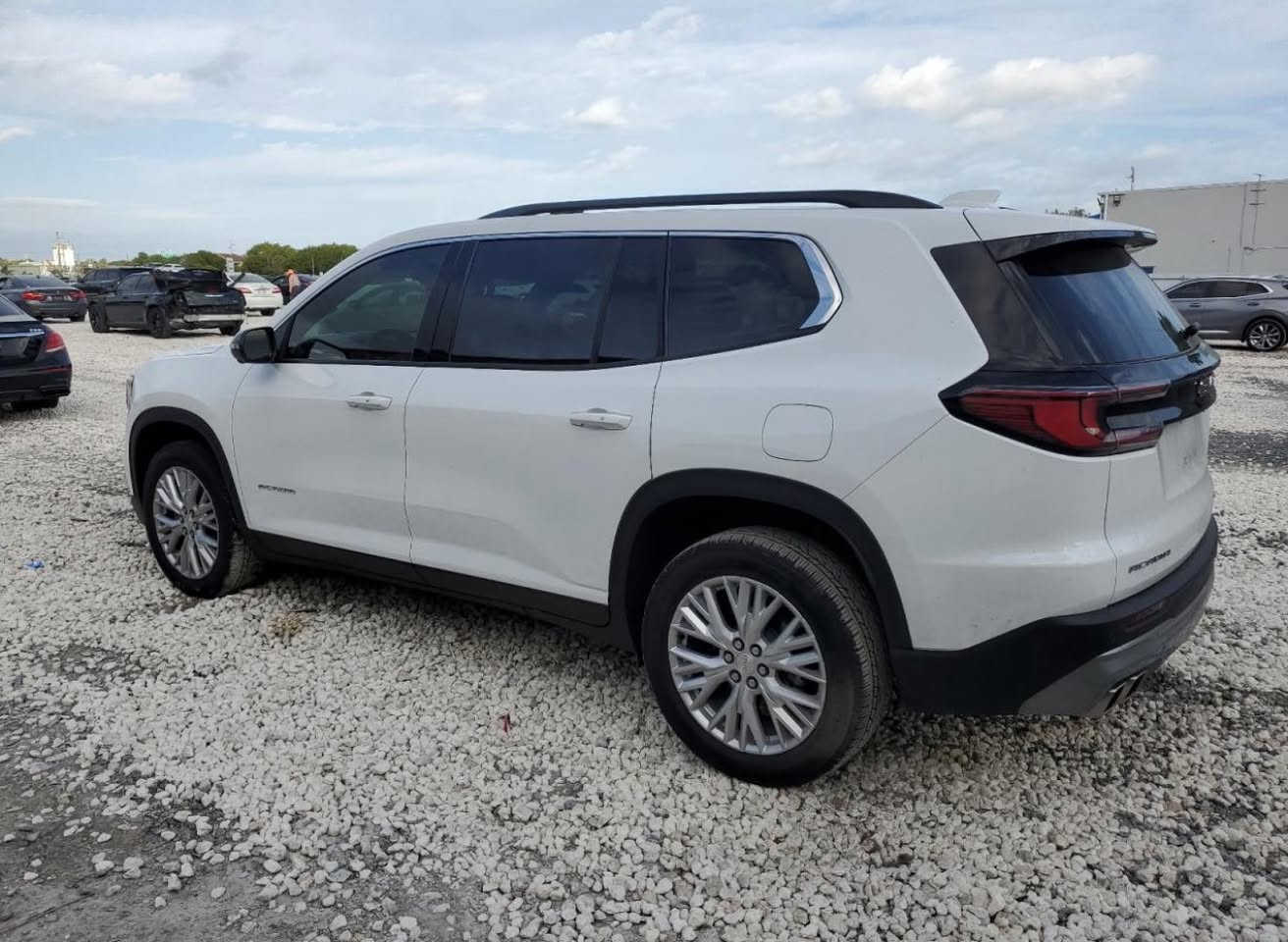 للبيع وصلت الى ميناء ام قصر ✅ 

بعد يومين او 3 ايام من نشر المنشور تنفتح حاوية السيارة 🔥

بدون كمرك // بدون تصليح فقط داخل الحاوية ✅

جمسي اكاديا الفيشن 2025 فول مواصفات ( مواصفات الدنيالي )

السيارة ضرر بسيط جاملغ امامي فقط وحدادة كما موضح بالصور ✅

ايرباك دركة فقط 

انطيك سيارة شغالة من امريكا وعندي مقطع المزاد وهيه شغالة السيارة بصمة موجودة بيها ✅ اي گلوب بالعينة ماكو 

ويل دينالي وفول مواصفات 5 كامرات 

الاكاديا بالسوگ قليل والضرر البسيط هم قليل ✅🔥

#السعر : 235 ورقة 💸 قابل للتفاوض ب شيء بسيط الشراي 

يتصل : ***********
