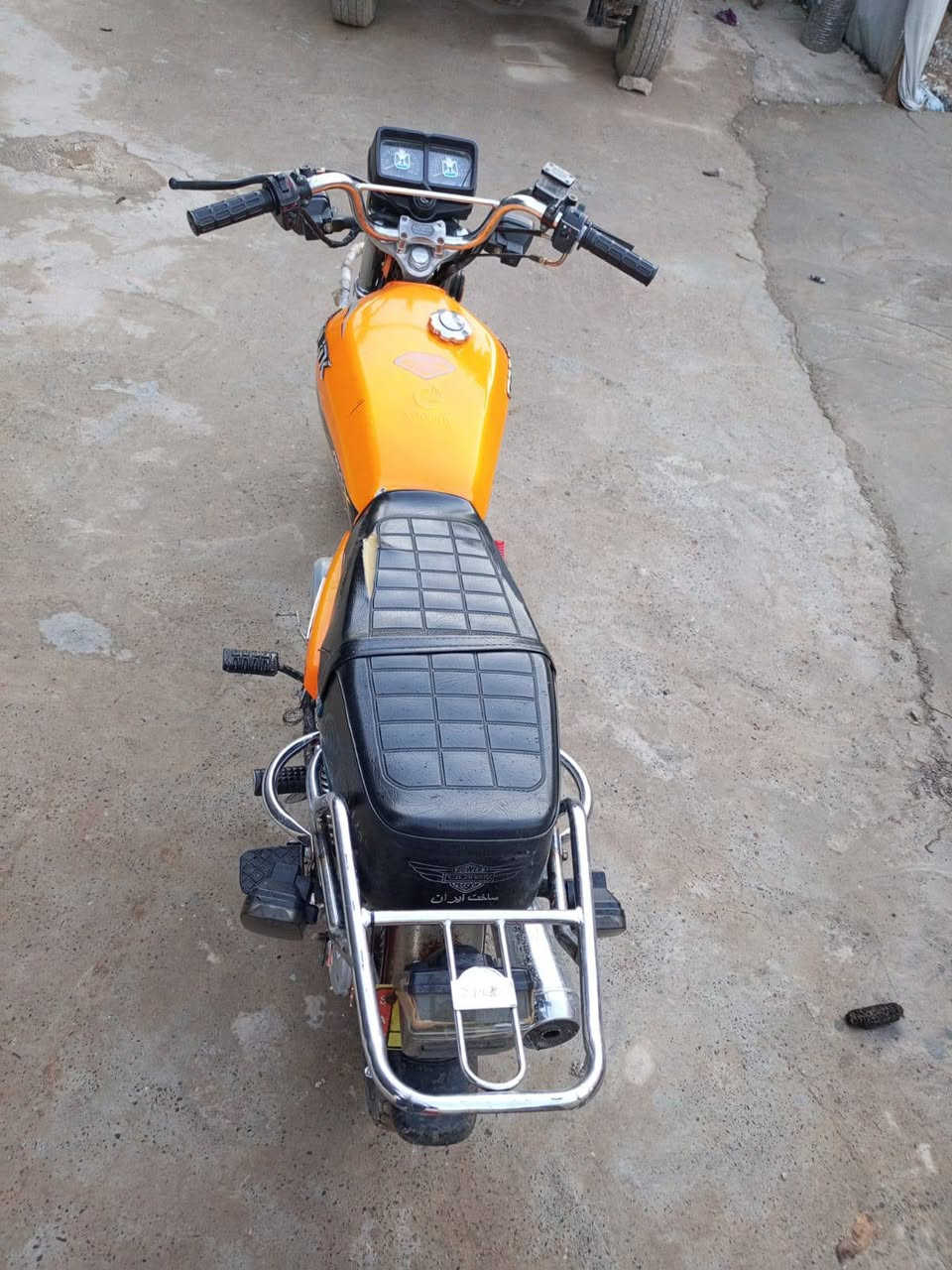 السلام عليكم دراجه للبيع النوع سولنك باب اول وزن ثقيل الدراجه بعدها على وضع الشركه مناقصها برغي واحد شغل وامشي  الموديل 2023الدراجه مال بيت السعر 500وبيها مجال للطيبين رحمه لوالديك مو شراي اعبر المنشور لا تكسر بمال العالم شراي ادخل خاص او اتصل بل رقم ***********
