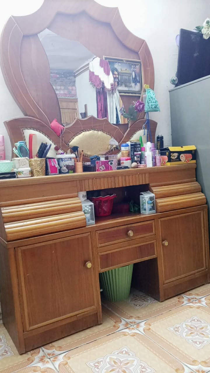 غرفه اخشاب نضيفه بيها اضرار قليلة اذا مراوس عادي العنوان بابل شوملي.
عندك غراض منزليه او غرف نوم انشهرن بعموله اي استفسار خاص.


**إذا كنت صاحب هذا الإعلان وتريد حذفه لأي سبب، رجاءا أرسل رسالة إلى الدعم الفني**