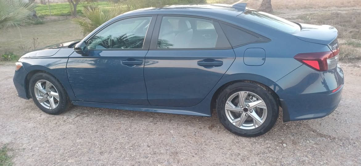 السلام عليكم هوندا سيفك هايبرد
  فول مواصفات تورنك 2025 
ماشيه 5000 ميل حادث جاملغ امامي
 وجاملغ خلفي بدون دواخل
 رقم بغداد بااسمي 
السعر 165 وبها مجال 
السياره جاهزه اي نقص مابيها 
المكان بغداد للاستفسار ***********
